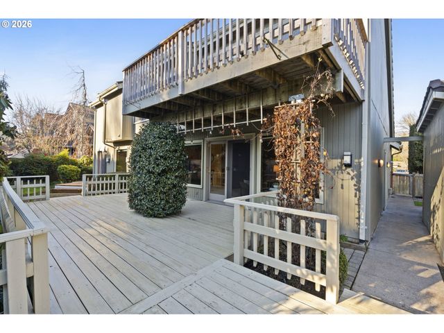 847 FAIRWAY VIEW Dr, Eugene, OR 97401