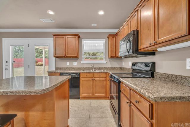 600 Meadow Lynn Drive, Morrilton, AR 72110