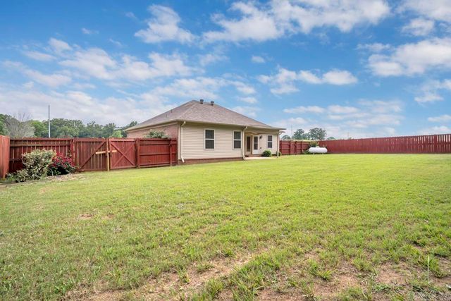 600 Meadow Lynn Drive, Morrilton, AR 72110