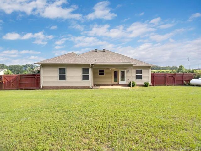600 Meadow Lynn Drive, Morrilton, AR 72110