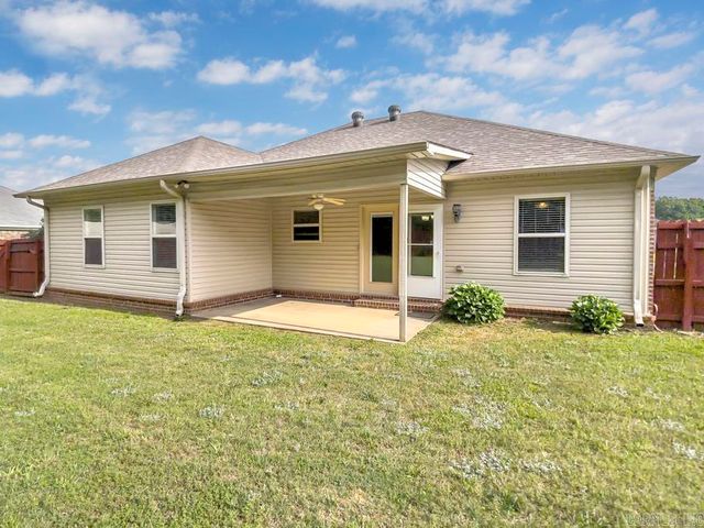 600 Meadow Lynn Drive, Morrilton, AR 72110