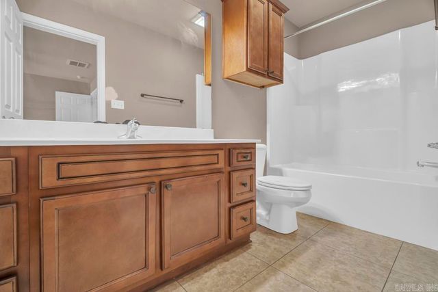 600 Meadow Lynn Drive, Morrilton, AR 72110