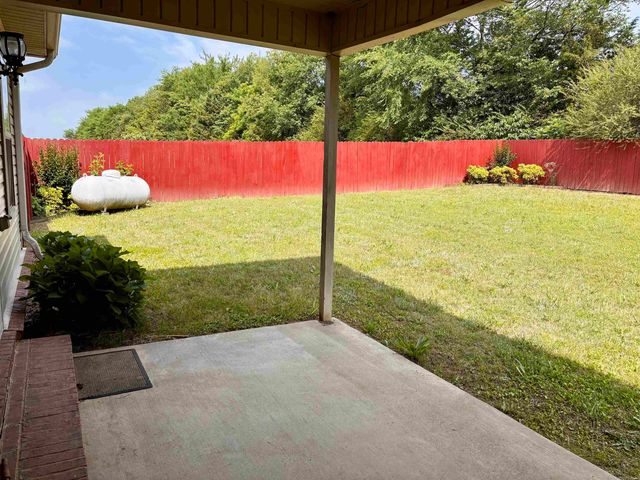 600 Meadow Lynn Drive, Morrilton, AR 72110