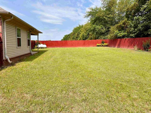 600 Meadow Lynn Drive, Morrilton, AR 72110
