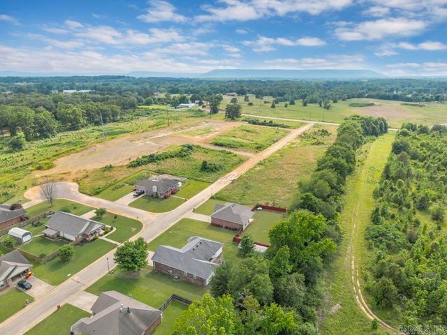 600 Meadow Lynn Drive, Morrilton, AR 72110
