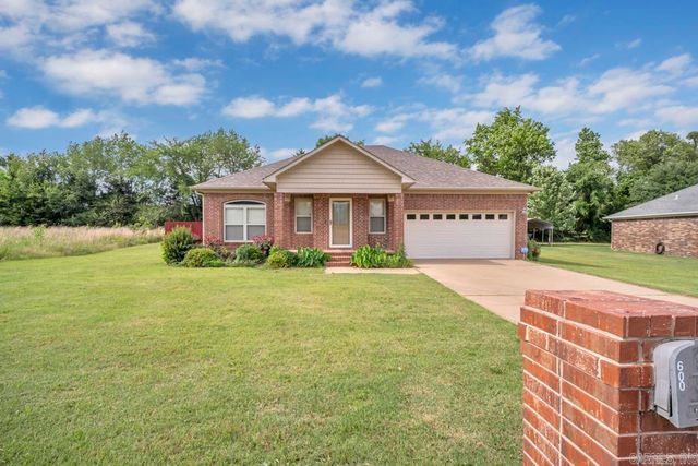 600 Meadow Lynn Drive, Morrilton, AR 72110
