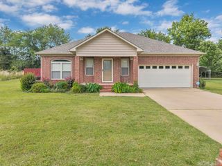 600 Meadow Lynn Drive, Morrilton, AR 72110