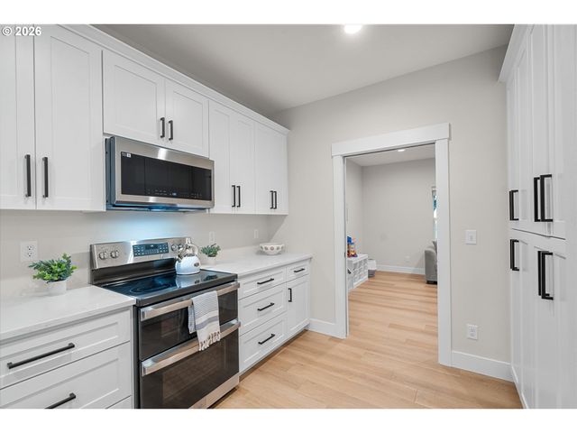 1111 33rd Ave, Forest Grove, OR 97116