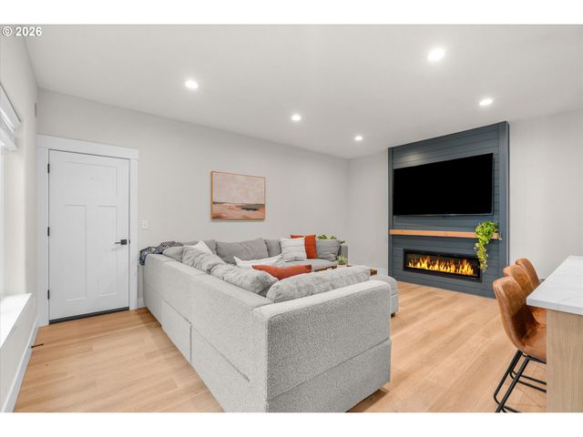 1111 33rd Ave, Forest Grove, OR 97116