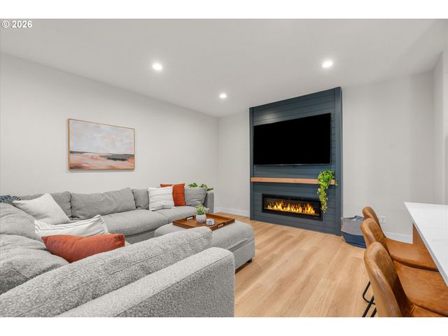 1111 33rd Ave, Forest Grove, OR 97116
