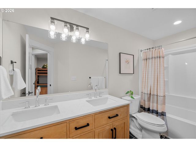 1111 33rd Ave, Forest Grove, OR 97116