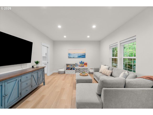 1111 33rd Ave, Forest Grove, OR 97116