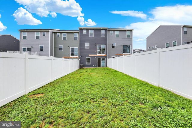 36 COOP LN, Hanover, PA 17331