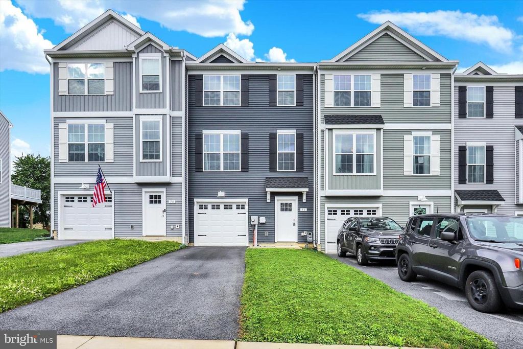36 COOP LN, Hanover, PA 17331