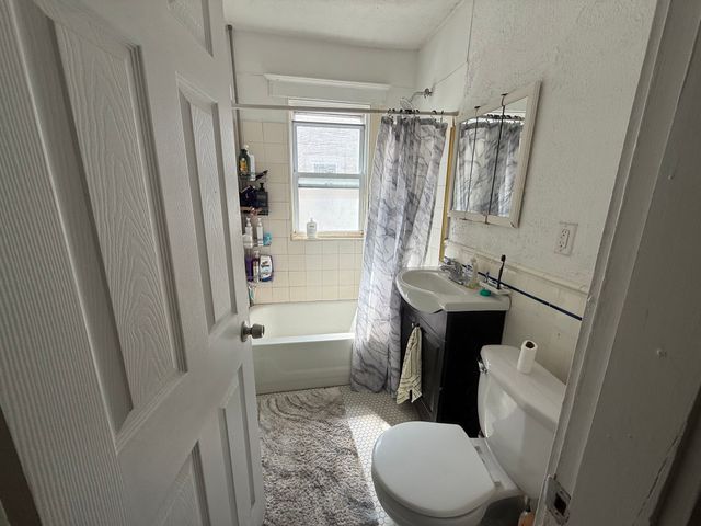 28 Claymoss 3, Boston, MA 02135