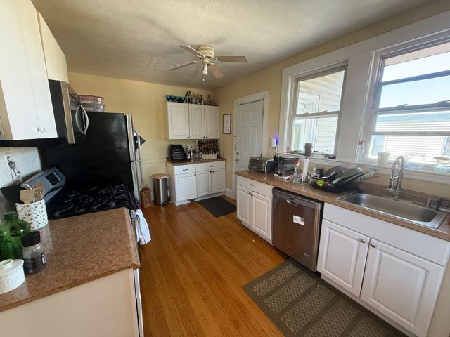 28 Claymoss 3, Boston, MA 02135