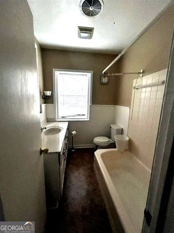 1001 Baltimore Avenue, Waycross, GA 31501