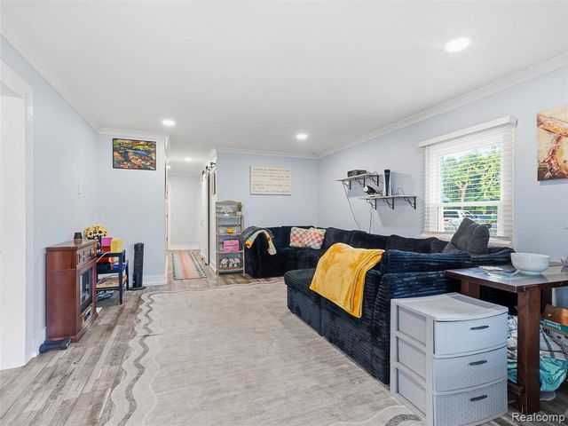 120 Oriole Street, Commerce Twp, MI 48382