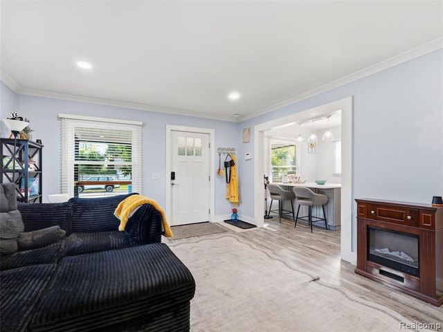 120 Oriole Street, Commerce Twp, MI 48382