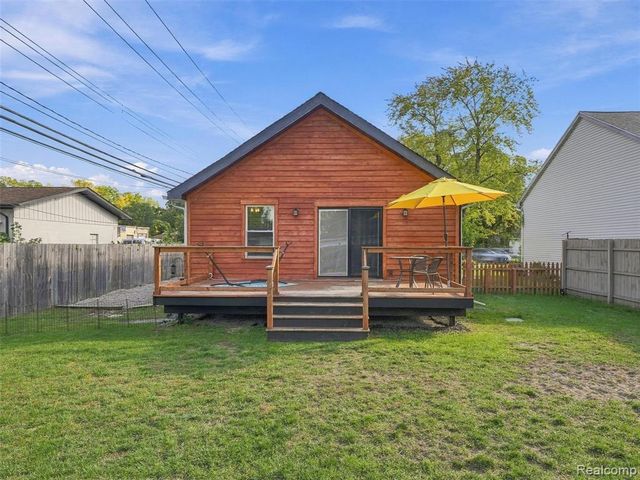 120 Oriole Street, Commerce Twp, MI 48382