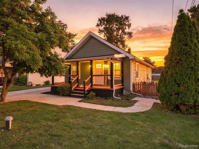 120 Oriole Street, Commerce Twp, MI 48382