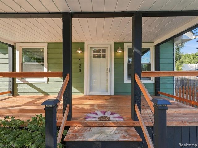 120 Oriole Street, Commerce Twp, MI 48382