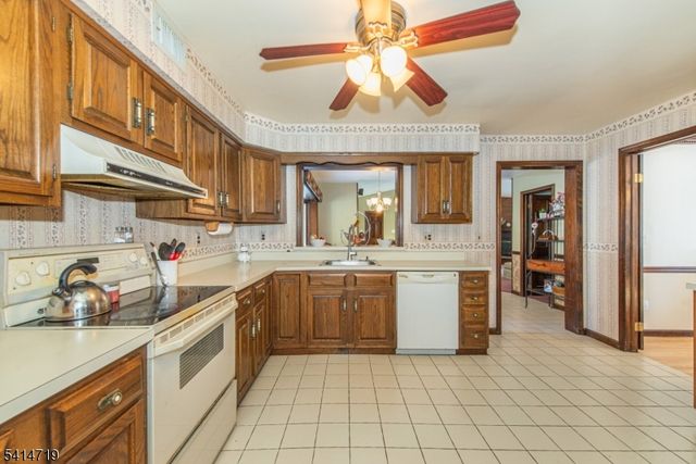 181 Center Grove Rd, Randolph Twp., NJ 07869