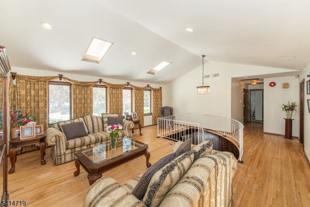 181 Center Grove Rd, Randolph Twp., NJ 07869