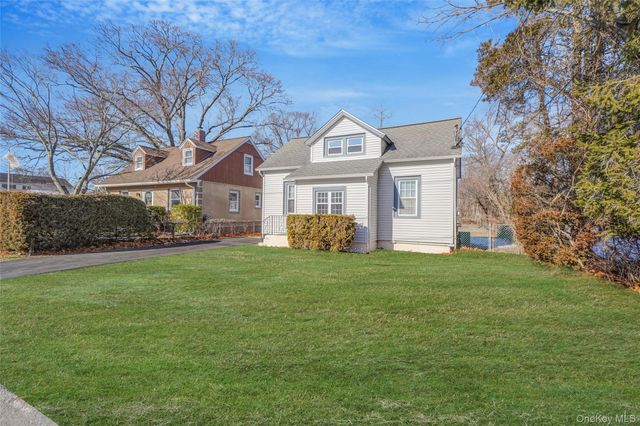 59 Richard Avenue, Islip Terrace, NY 11752