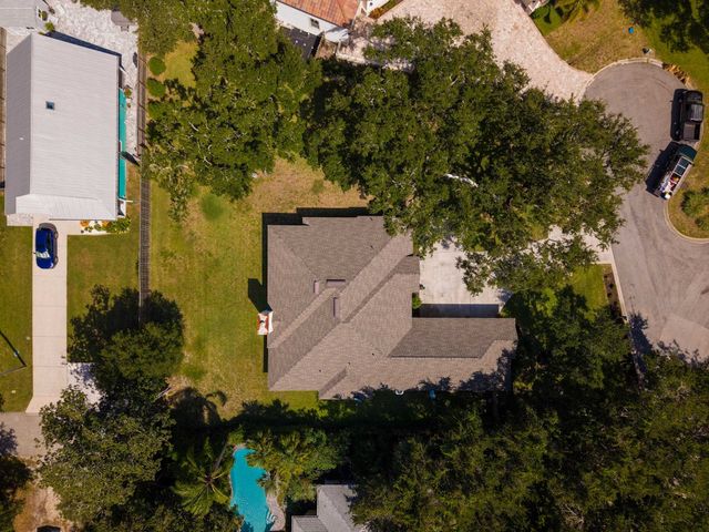 240 Bluebird Ln, St Augustine, FL 32080