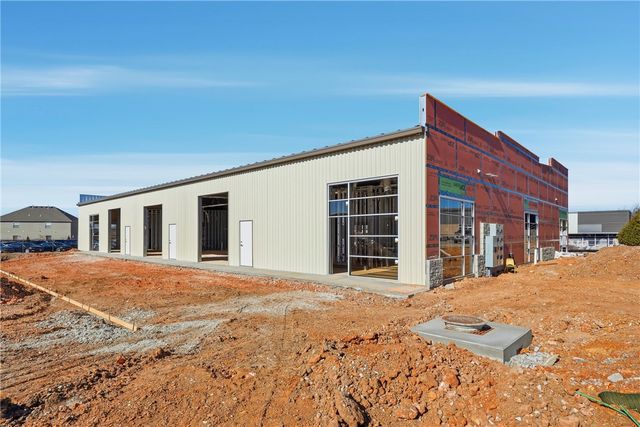 2420 S 8th Street Suite 4, Rogers, AR 72758