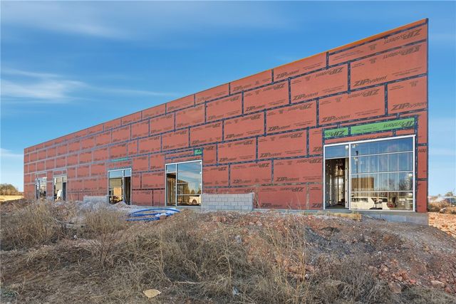 2420 S 8th Street Suite 4, Rogers, AR 72758