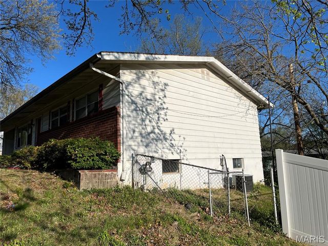 1765 Cargill Drive, St Louis, MO 63136