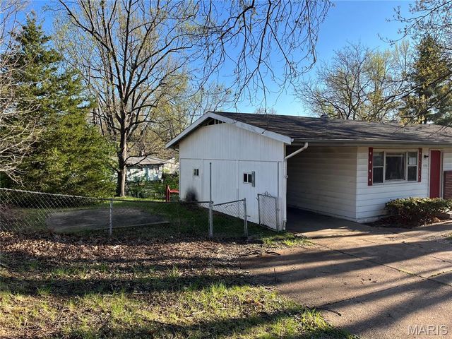 1765 Cargill Drive, St Louis, MO 63136