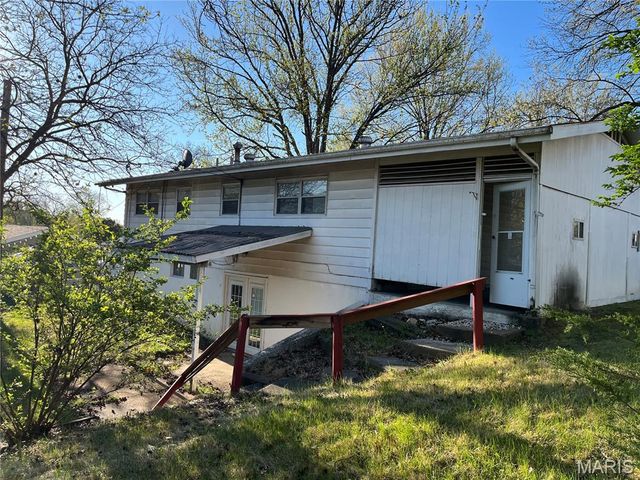 1765 Cargill Drive, St Louis, MO 63136