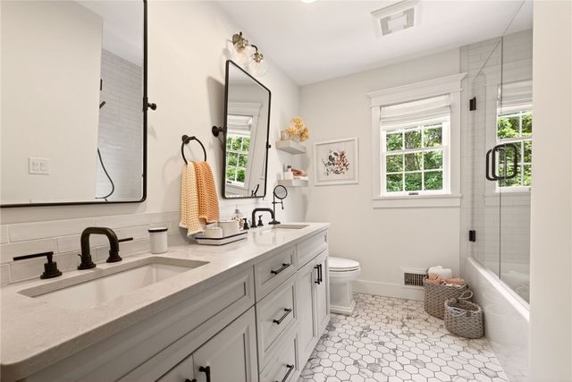 47 Scarborough Park, Penfield, NY 14625