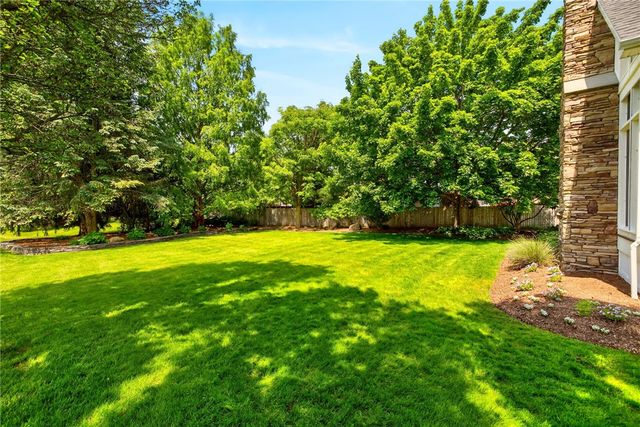 47 Scarborough Park, Penfield, NY 14625