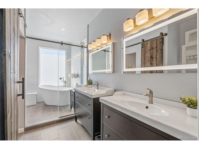 9352 Chambray Ln, Littleton, CO 80130