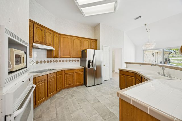 9325 Vista Circle, Irving, TX 75063