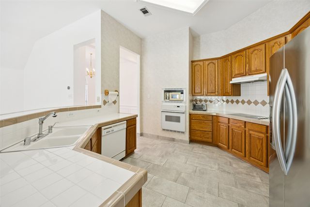 9325 Vista Circle, Irving, TX 75063