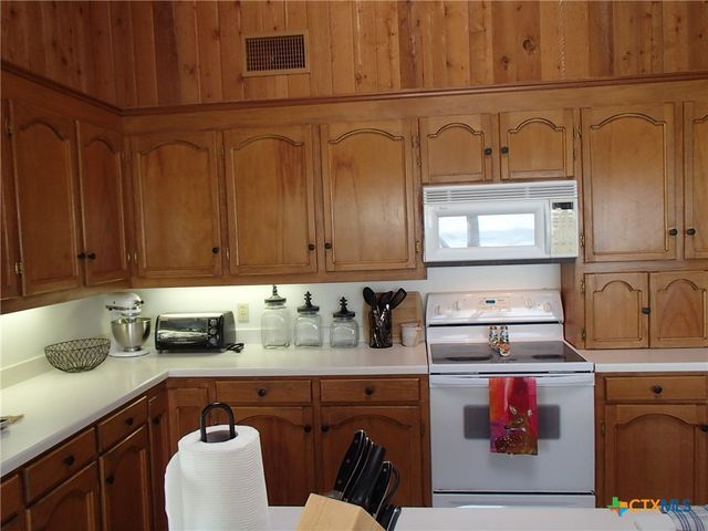 1603 W Lakeside Drive, Canyon Lake, TX 78133
