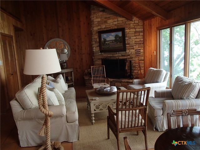 1603 W Lakeside Drive, Canyon Lake, TX 78133