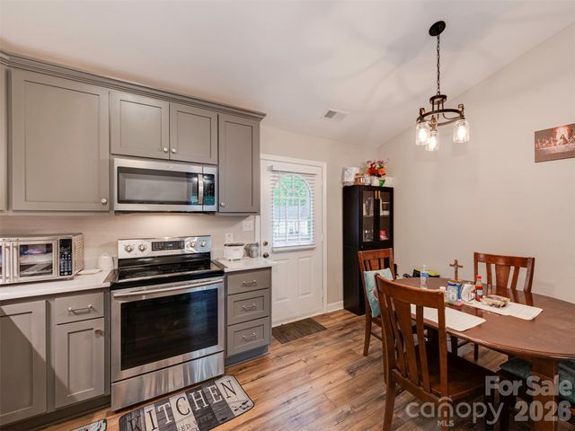 10200 Cairnsmore Place, Mint Hill, NC 28227