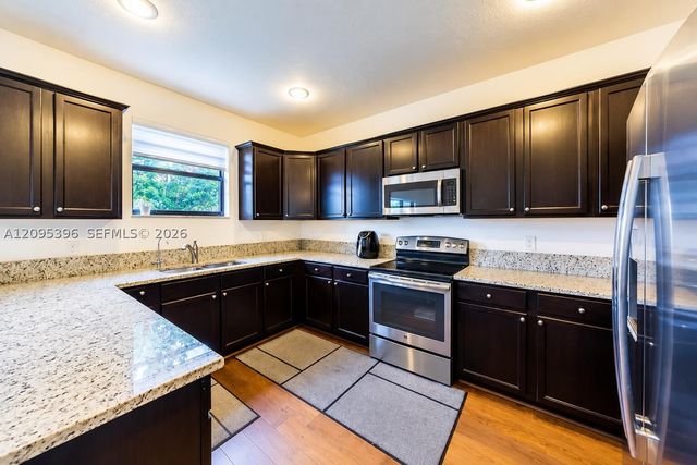 8837 NW 102nd Ct, Doral, FL 33178