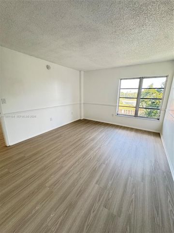 4160 Inverrary Dr 510, Lauderhill, FL 33319