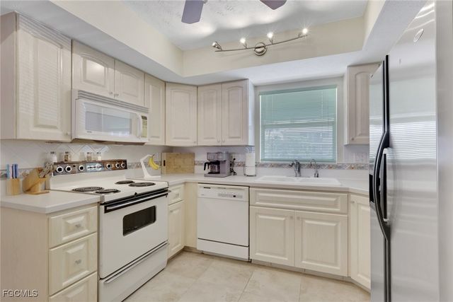 1705 Beach PKWY 206, Cape Coral, FL 33904