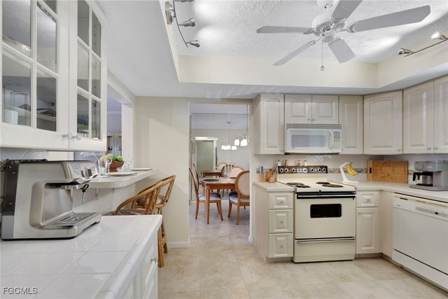 1705 Beach PKWY 206, Cape Coral, FL 33904