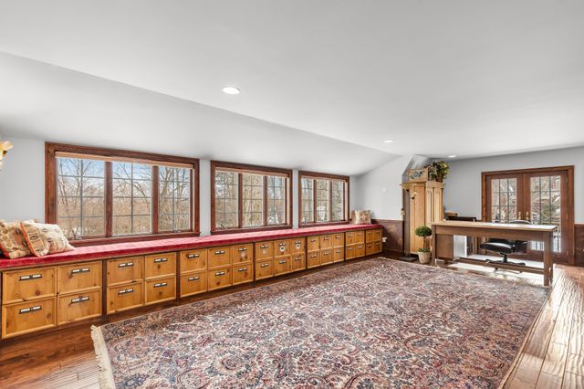 325 Highcroft Lane, Wayzata, MN 55391