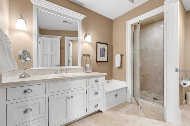325 Highcroft Lane, Wayzata, MN 55391