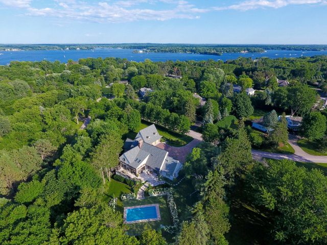 325 Highcroft Lane, Wayzata, MN 55391